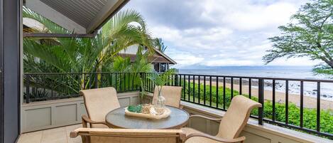 Large Private Oceanfront Lanai