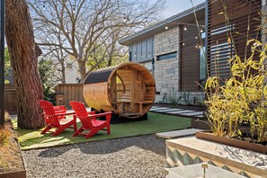 Brand new private sauna for 6!
