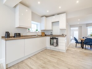 Kitchen | Gate House Apartment, Westerham