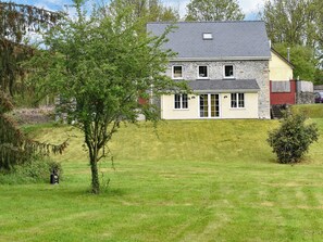 Exterior | Goitre Farmhouse, Llanwrda