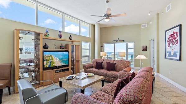 Crescent Siesta Key Charmer - a SkyRun Sarasota Property - 