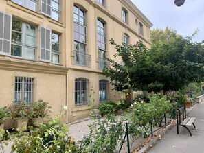 Vue de l'immeuble boulevard du Roi René 