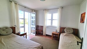 Bedroom 2 / downstairs floor - Galé Beach Street Apartment