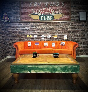 Remake of the famous Central Perk coffee shop from the hit TV show "Friends" !