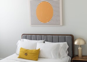 Cozysuites l Luxe 2BR in Downtown Cincinnati
