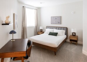 Bedroom 1 - 1 Queen Bed