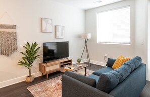 CozySuites | Stunning 3BR in Downtown Cincinnati