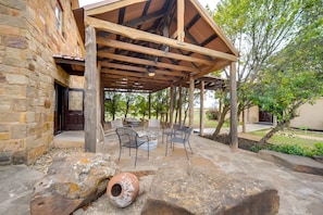 Mendelbaum Cellars Winery | Patio