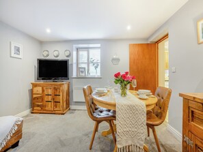 Living room/dining room | Coed Y Gaer Annexe - Oswestry Retreats, Llansilin, near Oswestry