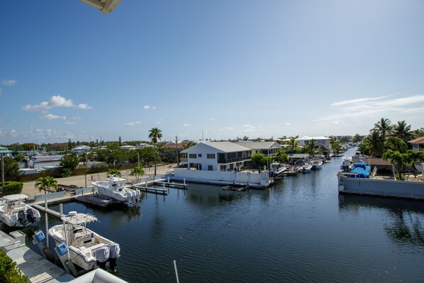 Get lost enjoying the canal view and watch nature go by from the balcony!