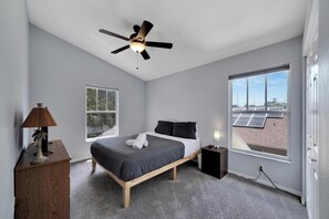 Second bedroom.