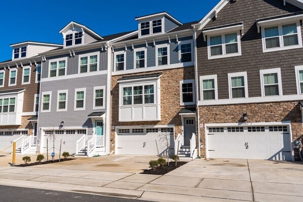 Spacious 4 levels with garage