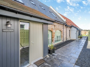 Exterior | Mayflower - Paddockhall Cottages, Linlithgow, near Edinburgh