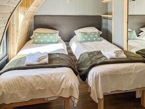 Twin bedroom | Barrow View - Firtree Farm Lodges, North Barrow, near Yeovil