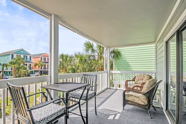 Large front porch facing ocean.