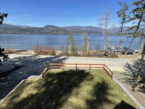 Large front yard for relaxing or playing yard games. 