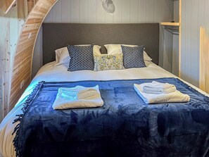 Double bedroom | Vale View - Firtree Farm Lodges, North Barrow, near Yeovil