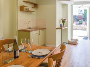 Kitchen/diner | Sandy Paws, Gorleston-on-Sea