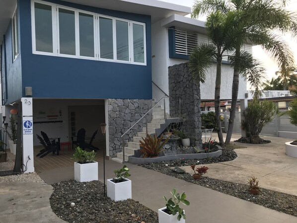 Amazing spacious home walking distance to the beach.