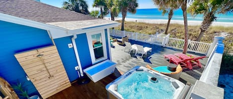 Aloha Beach House retreat 🔥Hot Tub  🥶Cold Plunge, Sauna, Putting green&Corn hole