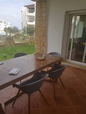 Outdoor dining