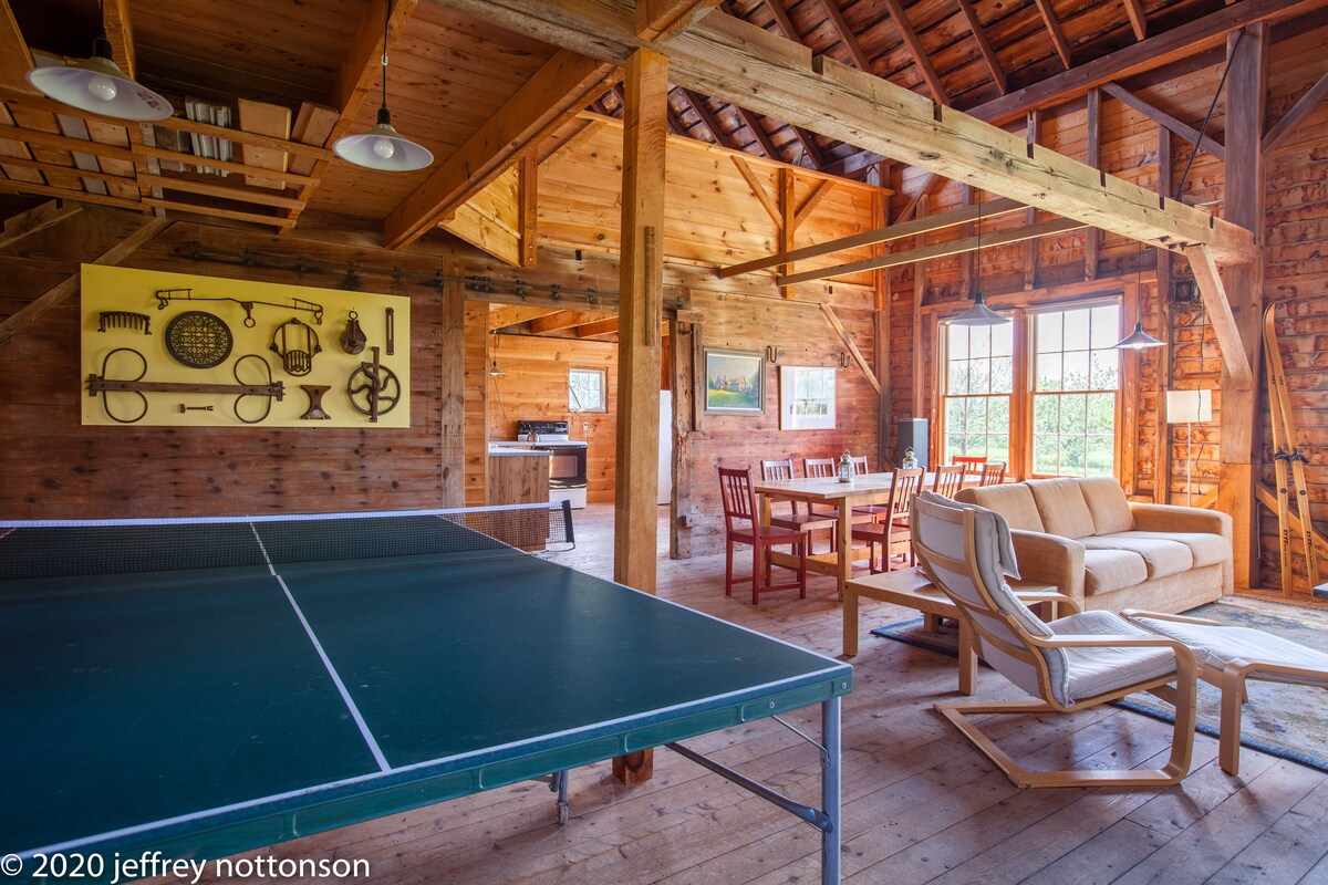 Post-and-Beam Barn with Lake Access