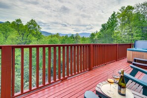 Lookout Deck | Private Hot Tub | Mountain Views | 12 Mi to Downtown Gatlinburg