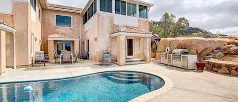 Ramona Vacation Rental | 4BR | 3.5BA | 2,900 Sq Ft | Step-Free Access