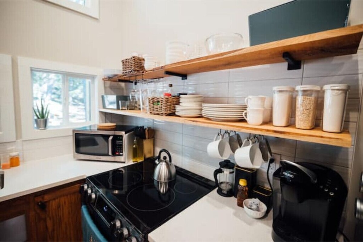 Modern Cabin on 6 private acres – 2/2