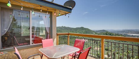Escondido Vacation Rental | 3BR | 2BA | 2,000 Sq Ft | 1 Step Required to Enter
