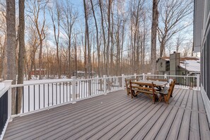 Deck | Outdoor Dining