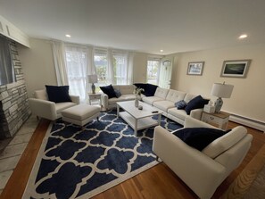 Cozy yet spacious living room.