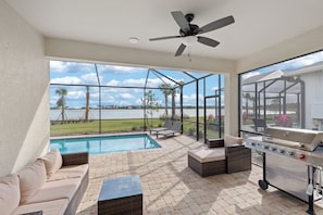 Fabulous Outdoor Lounge & Grilling Area