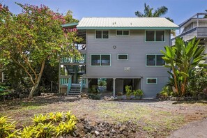 Incredible, 3 level breezy beach home!