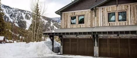 Whitefish Mountain Escape Garage and Front Entry