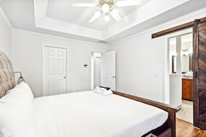 Master bedroom (King Bed) View 1