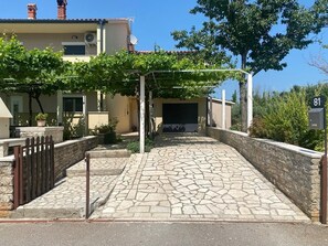 Enceinte de lâhĂ©bergement