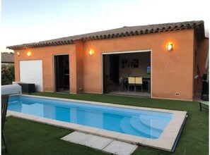 VILLA CONTEMPORAINE 140M2 AVEC PISCINE