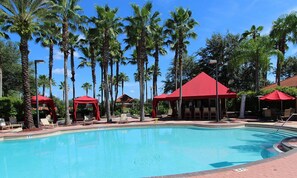 04 Pool and Tiki Bar.JPG