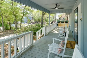 Furnished Porch