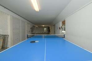 Private Amenity-Ping Pong Table