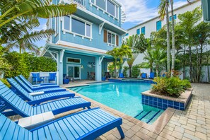 The Blue Horizon - Centered With A Large Private Pool