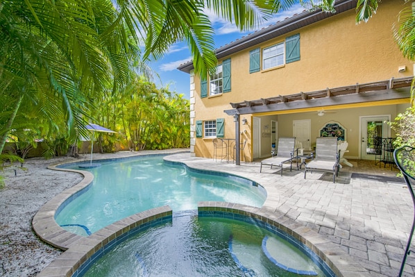 Calypso Cottage - by Anna Maria Vacations