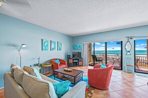Living Area - Views of Gulf