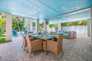 Outdoor Dining Area