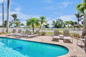 Poolside Loungers