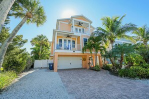 Front of Coral Retreat