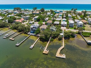 Bayfront and Close to Gulf Beaches