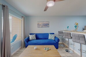 Comfort & Convenience in the Living/Dining Area