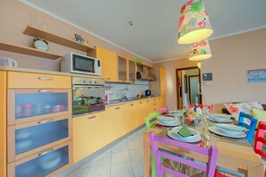 Kitchen and dining area